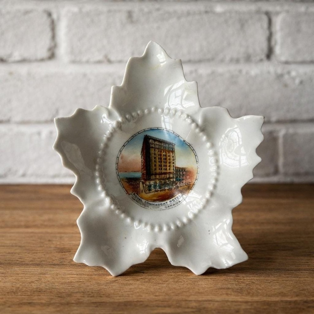 Royal Connaught Hotel Hamilton Canada‎ Maple Leaf Souvenir Dish Antique 1910s